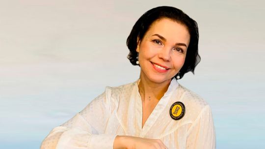 КОМИССАРОВА ЕЛЕНА